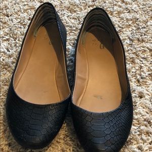 Black flats